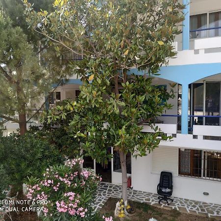 Muses Apartments เอเรเทรีย ภายนอก รูปภาพ