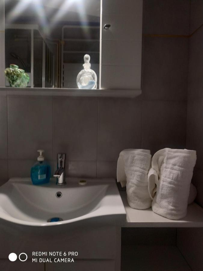 Muses Apartments เอเรเทรีย ภายนอก รูปภาพ
