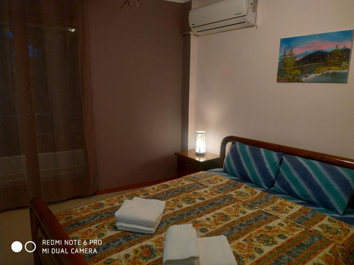 Muses Apartments เอเรเทรีย ภายนอก รูปภาพ