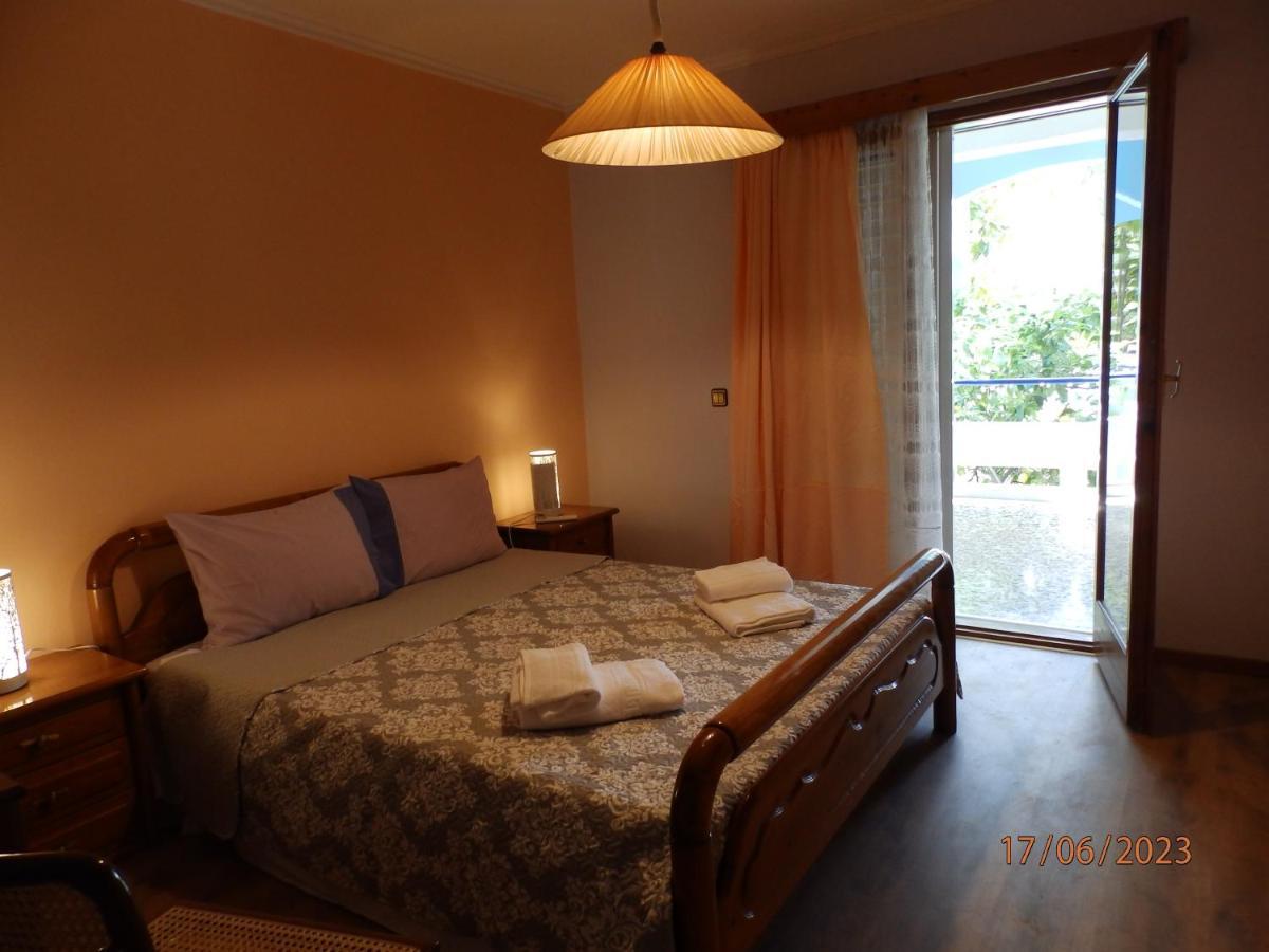 Muses Apartments เอเรเทรีย ภายนอก รูปภาพ